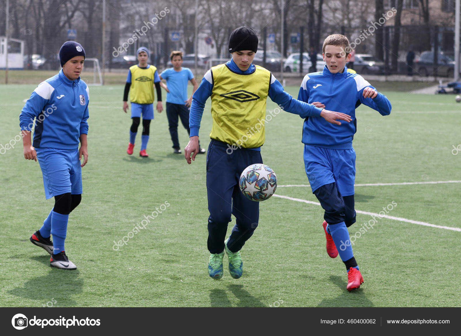 Gambar Anak Anak Bermain Bola