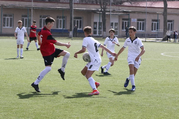 Odessa Oekraïne April 2021 Lokale Voetbalteams Voor Kinderen Spelen Kunstgras — Stockfoto