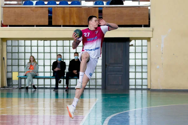 Oessa Ukraine 2021年4月23日 Handball ウクライナ男子ハンドボール連盟 Match Odessa モーターシッチ ザポロジー 男子ハンドボールの試合中の行動 — ストック写真