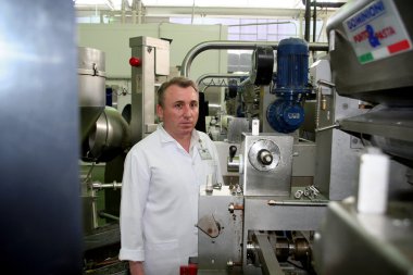 Odessa, Ukrayna - 7 Temmuz 2007: Üretim o için fabrika