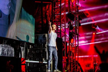 Odessa, Ukrayna - 28 Haziran 2014: İnsanların büyük bir kalabalığa 