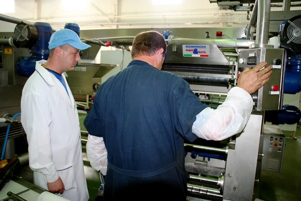 Odesa, Ukraina - 7 juli 2007: Fabriken för produktion o — Stockfoto