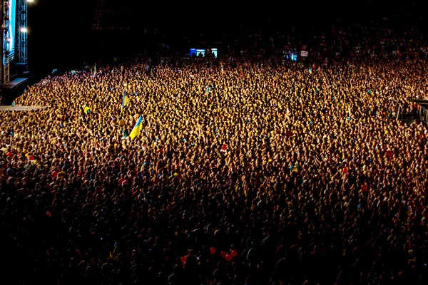 Odessa, Ukraine - 28 juin 2014 : Une grande foule de personnes ayant — Photo