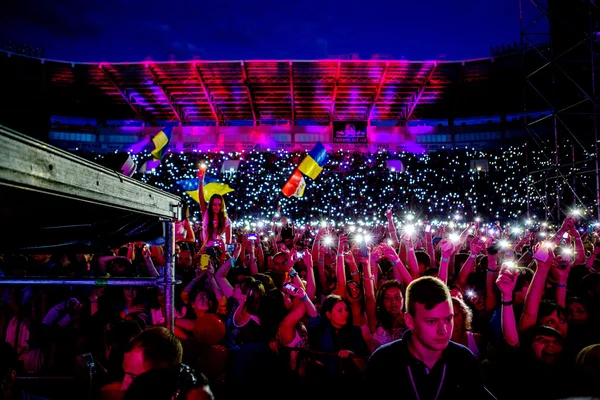 Odessa, Ukraine - June 28, 2014: A large crowd of people having — Stock Photo, Image