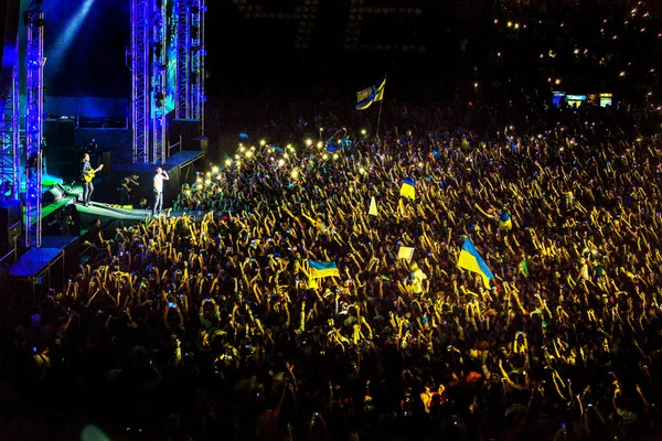 Odessa, Ukraine - June 28, 2014: A large crowd of people having — Stock Photo, Image