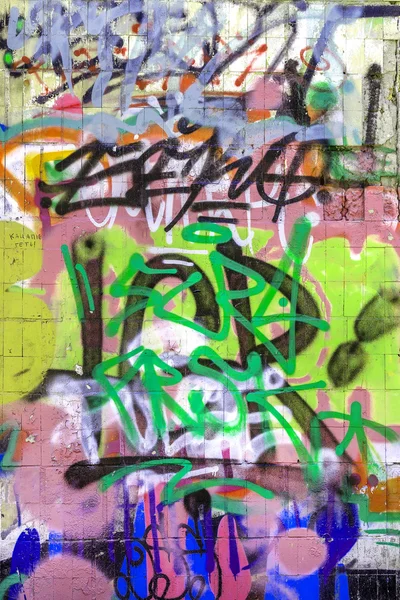 Vacker Gatukonst Graffiti Abstrakt Kreativ Teckning Mode Färger Väggarna Staden — Stockfoto