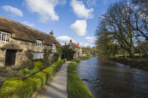 Traditionele Engelse plattelandsdorpje landschap — Stockfoto