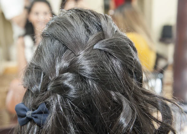 Nahaufnahme von Frauen Hairstyling — Stockfoto