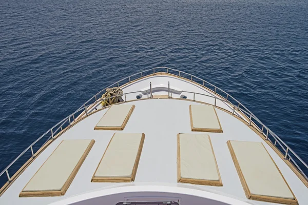 View over the bow over a large motor yacht — Stock Photo, Image