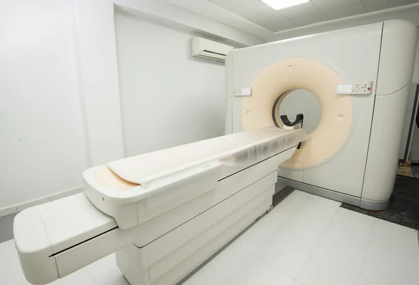 CT tarayıcı bir hastane tıp Kliniği — Stok fotoğraf