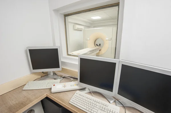 Tomografia computadorizada em uma clínica médica hospitalar — Fotografia de Stock