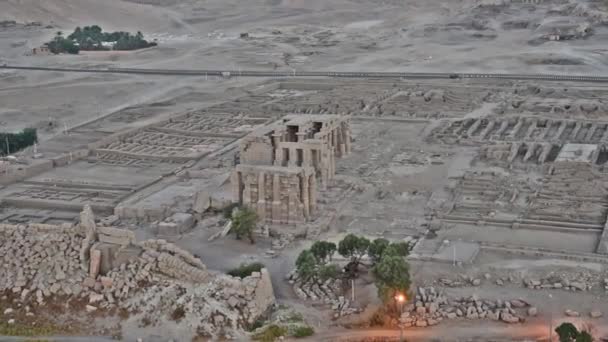 Luchtfoto van Egyptische tempel in Luxor, Egypte — Stockvideo