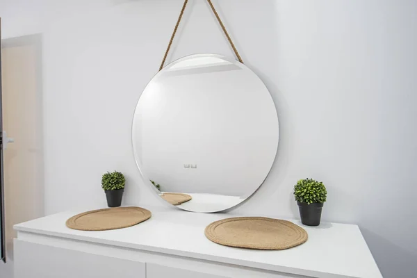 Circular Mirror Haninging Wall White Dfressing Table Unit Luxury Home — Stock Photo, Image