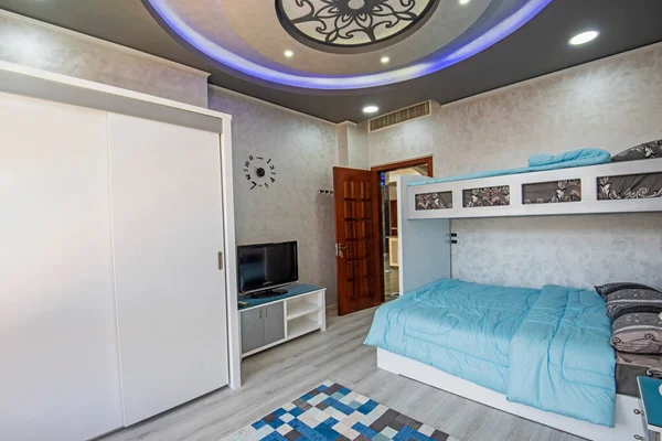 Wystrój Wnętrz Wyposażenie Wnętrz Luksusowego Show Home Bedroom Meblami Łóżkiem — Zdjęcie stockowe