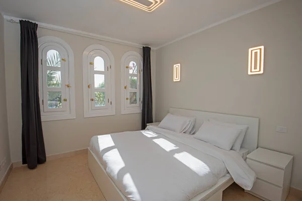 Interior Design Einrichtung Der Luxuriösen Show Home Schlafzimmer Mit Möbeln — Stockfoto