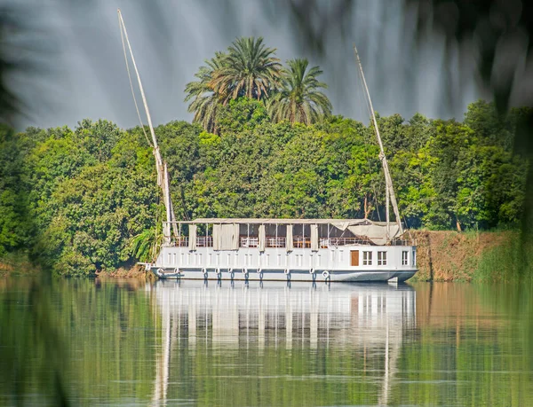 Grote Luxe Traditionele Egyptische Dahabeya Rivier Cruise Boot Afgemeerd Nijl Stockfoto