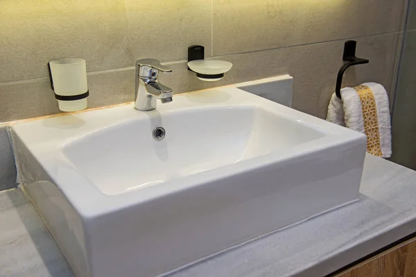 Design Intérieur Une Salle Bain Luxe Avec Lavabo — Photo