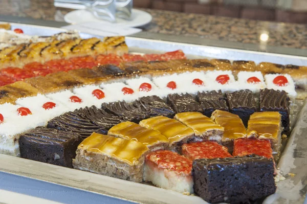 Closeup of cakes on a tray — Stock Photo, Image