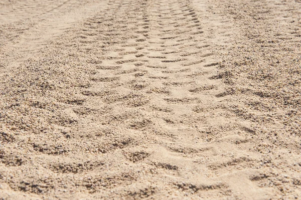 Close-up van 4 x 4 band tracks in de woestijn — Stockfoto