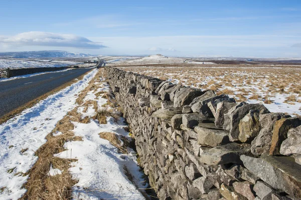 İngilizce kırsal kesimde kuru taş duvar — Stok fotoğraf