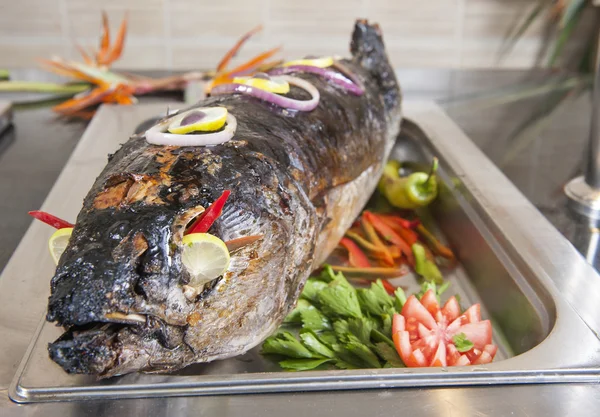 Whole grilled fish at a buffet — Stock Photo, Image
