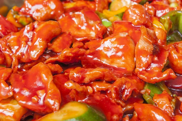甜、 糖醋鸡在中国餐厅自助餐 — 图库照片