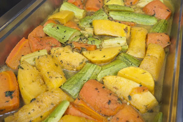 Sauteed vegetables at an oriental restaurant buffet — Stock Photo, Image