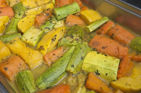 Sauteed vegetables at an oriental restaurant buffet — Stock Photo, Image