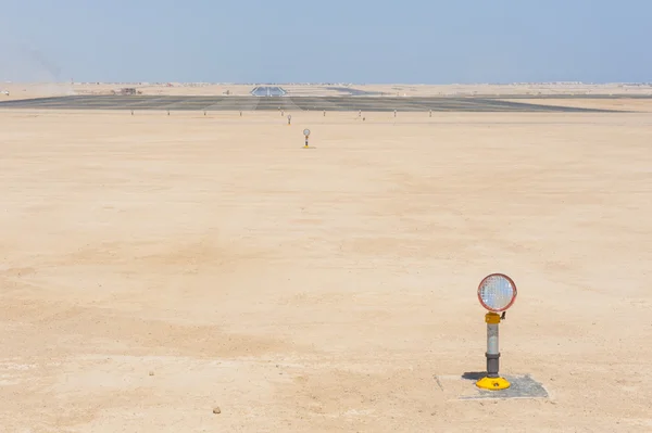 Aanpak lichten op een start-en landingsbaan luchthaven — Stockfoto