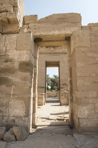 Eingang zum Tempel von medinat habu — Stockfoto