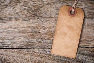 Ahşap üzerine bir şu Vintage kağıt etiket