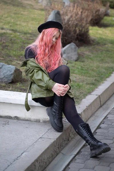 Student Black Beret Long Pink Hair Sits Steps Resting Melancholy — Stock Photo, Image