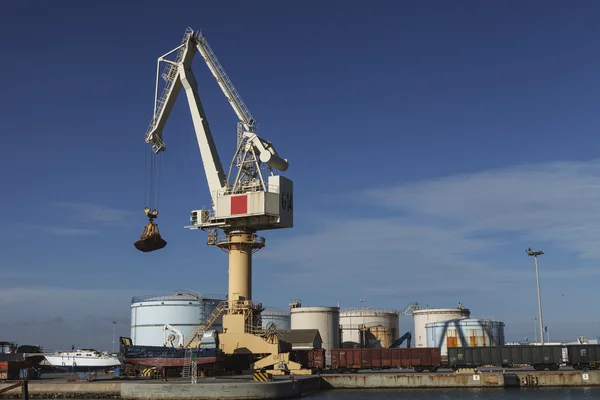 Industrial harbour and cranes — Stock Photo, Image