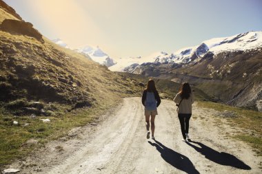 Parkur matterhorn giden yolda