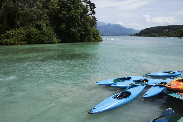 Boten op Annecy kanaal — Stockfoto