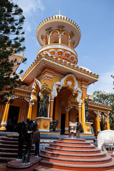 Bella Pagoda Con Elefante Statue — Foto Stock