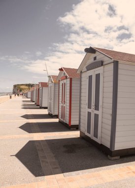 Normandiya kıyısındaki hamamlar.