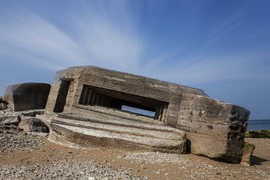 Kumsal kulübesi ve çakıl