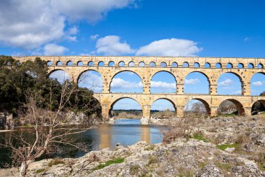 Fransa 'nın güneyindeki ünlü Roma müktesebatı.