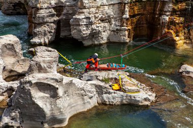 İtfaiyecilerin kurtarma tatbikatı 