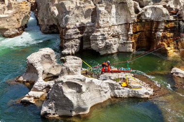 İtfaiyecilerin kurtarma tatbikatı