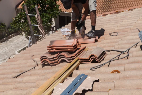 Roof renovation — Stock Photo, Image