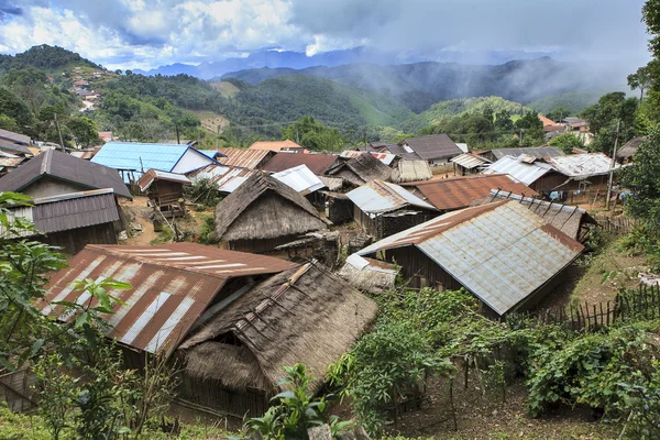Отдаленная деревня на севере Лаоса — стоковое фото