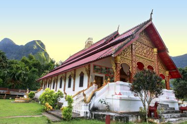 Pagoda laos üzerinden