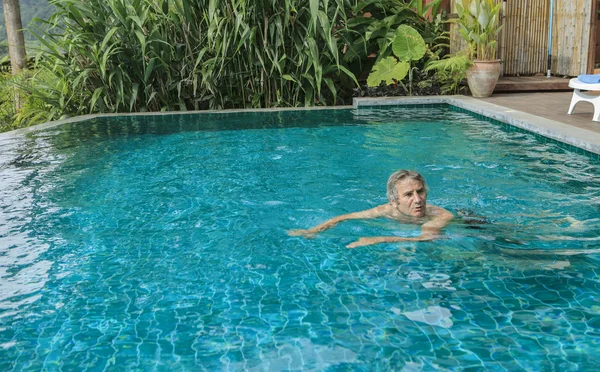 En la piscina — Foto de Stock