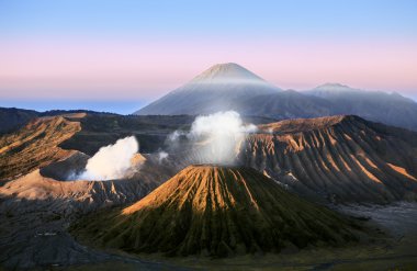 Bromo yanardağ