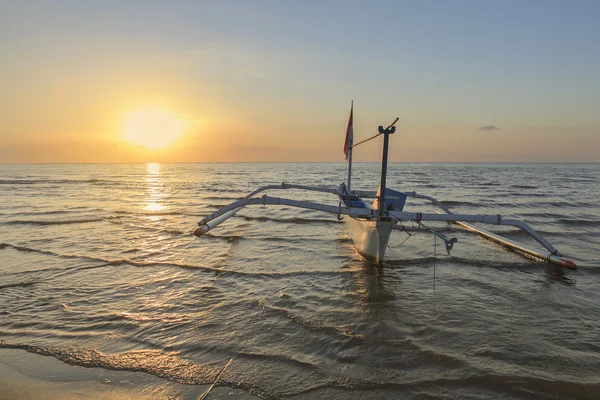 Boat at dusk — Stock Photo, Image