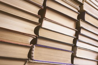 Bir yığın eski kitap