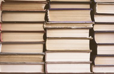 Bir yığın eski kitap