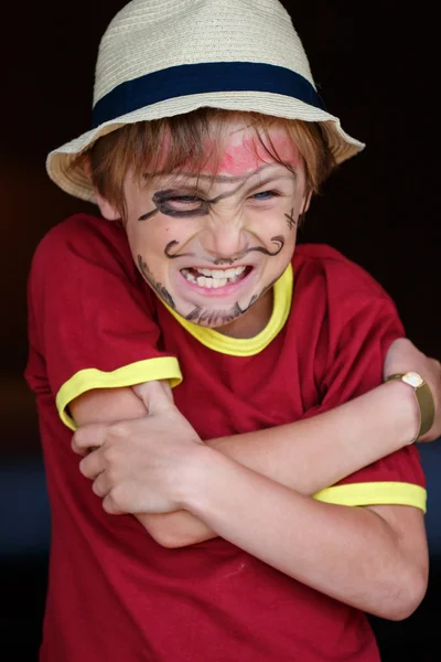 Zbliżenie zrzędliwy pirat chłopiec — Zdjęcie stockowe
